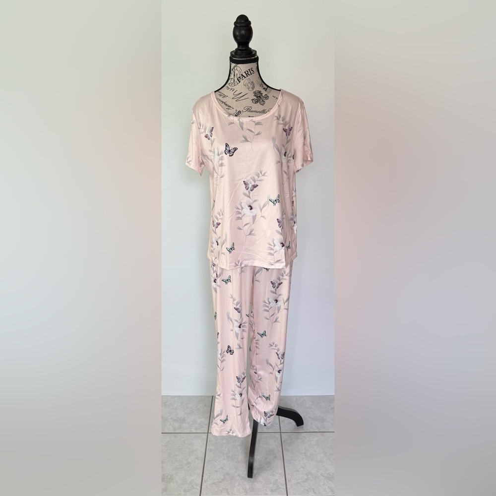 Butterfly & Floral Women’s Pajama Set Mixed Sizes (Top M/Bottoms S) Pink New